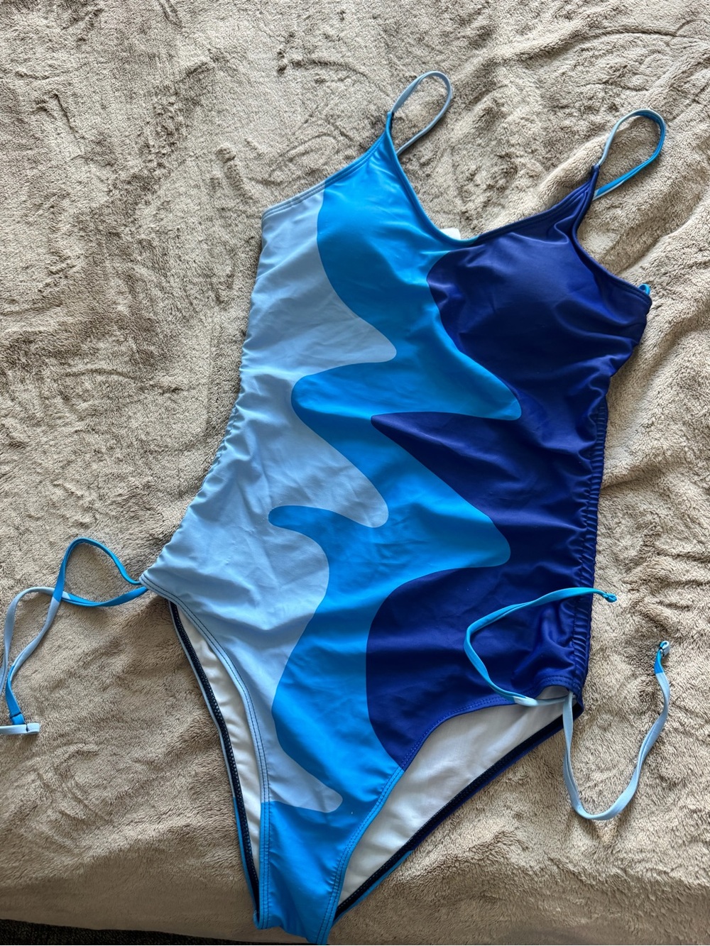 SHEIN Women’s Blue Wave-Print One-Piece Swimsuit size L never worn